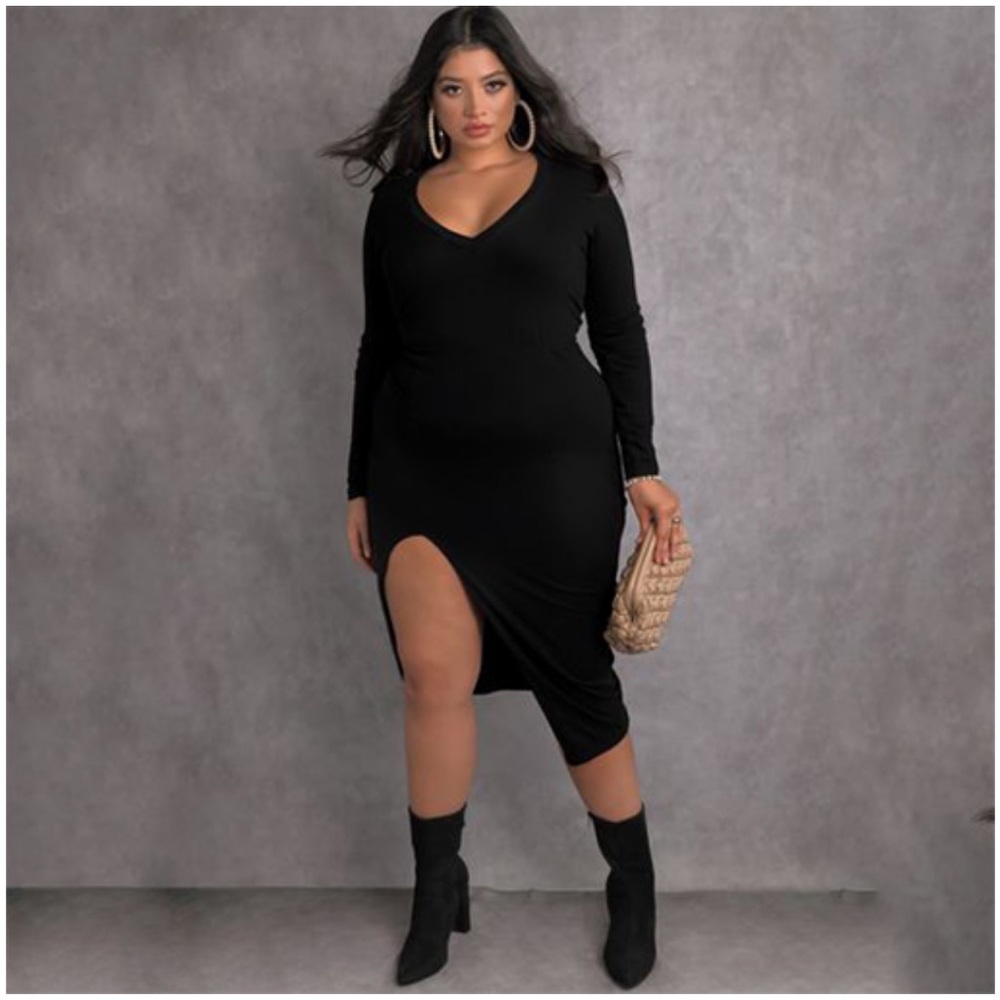 NWT PLUS REBDOLLS “Time Again” V-neck midi dress with side split